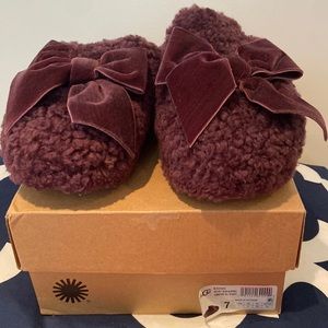 Ugg Addison Velvet Bow Shearling Slipper Burgundy purple sz 7